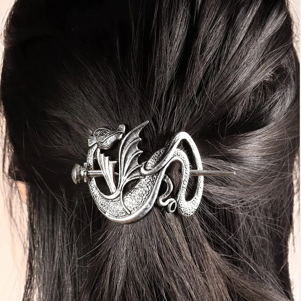 Broche dans les cheveux