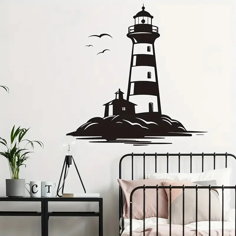 Phare sur mur blanc