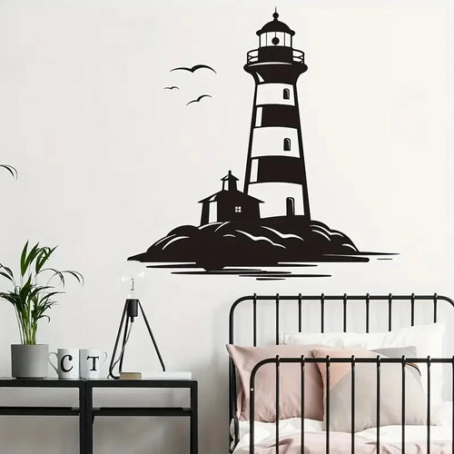 Phare sur mur blanc