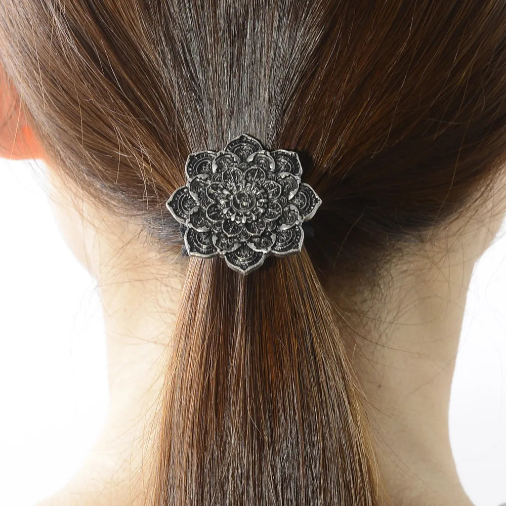 Broche dans les cheveux